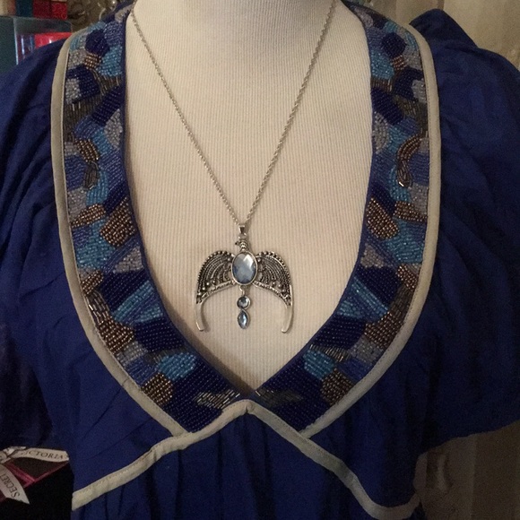 SEXY LOW CUT VS BLOUSE SZ MEDIUM - Picture 2 of 5